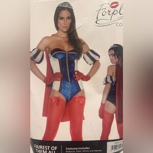 Women’s Halloween costume “fairest of them all” Small/Medium